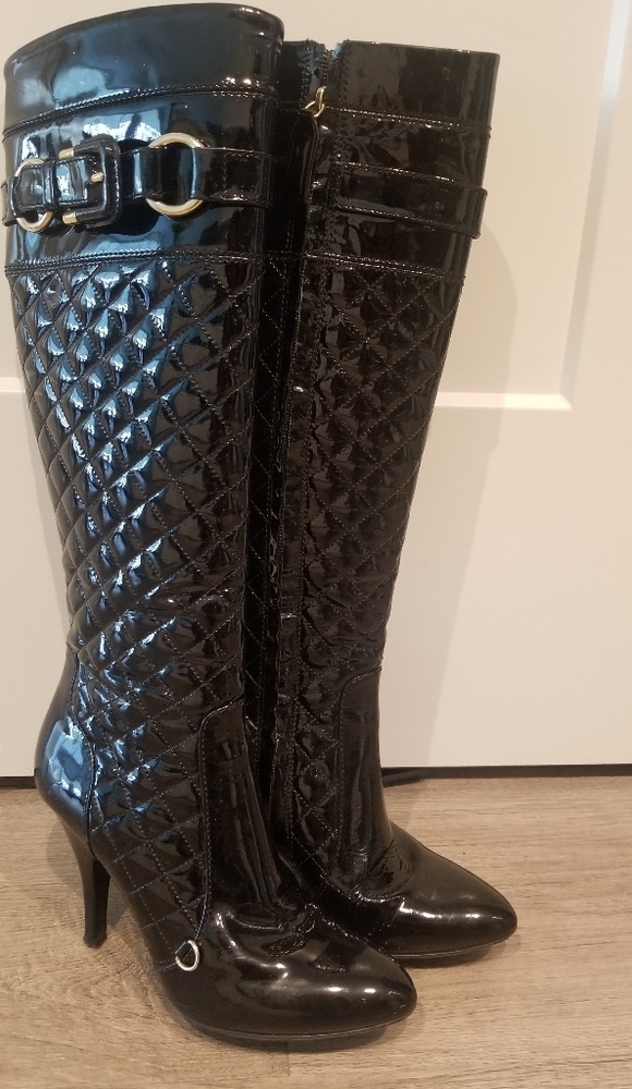 Burberry quilted boots